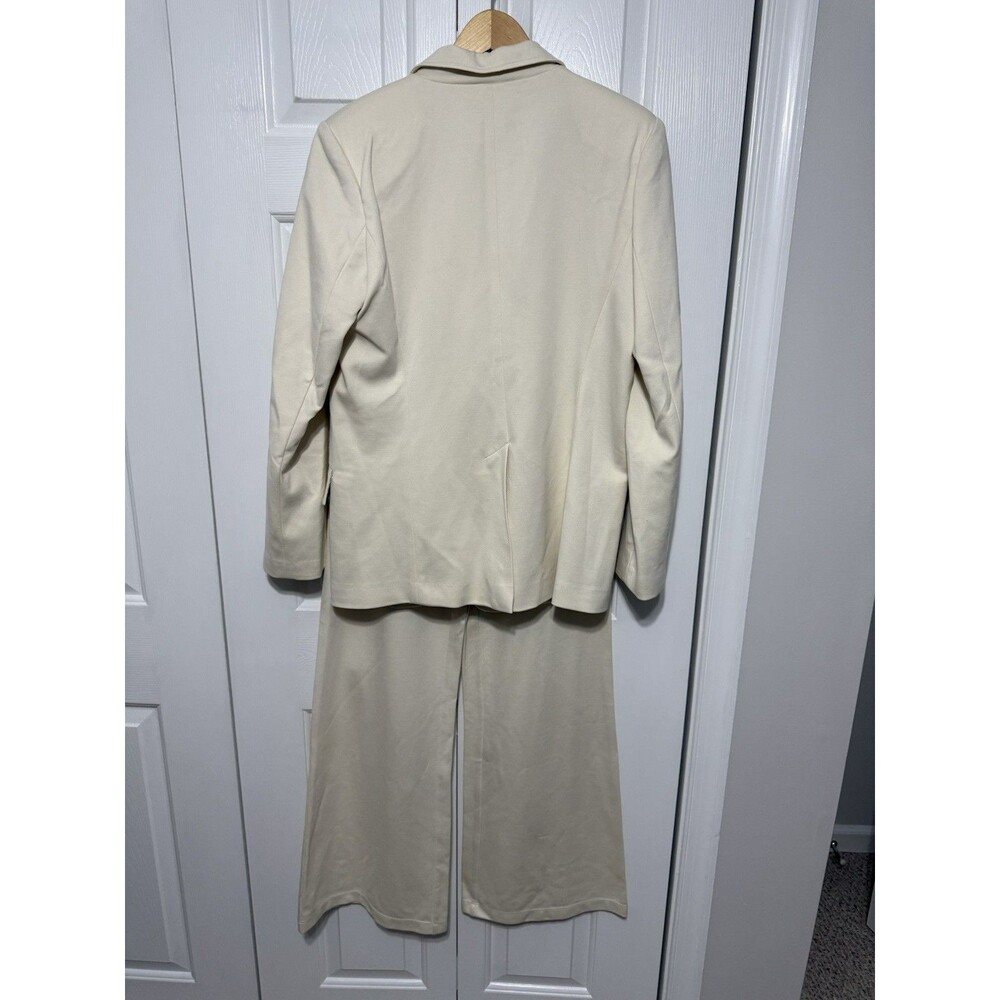 Max Studio Cream Women’s Pantsuit Size L NWT - Picture 12 of 12